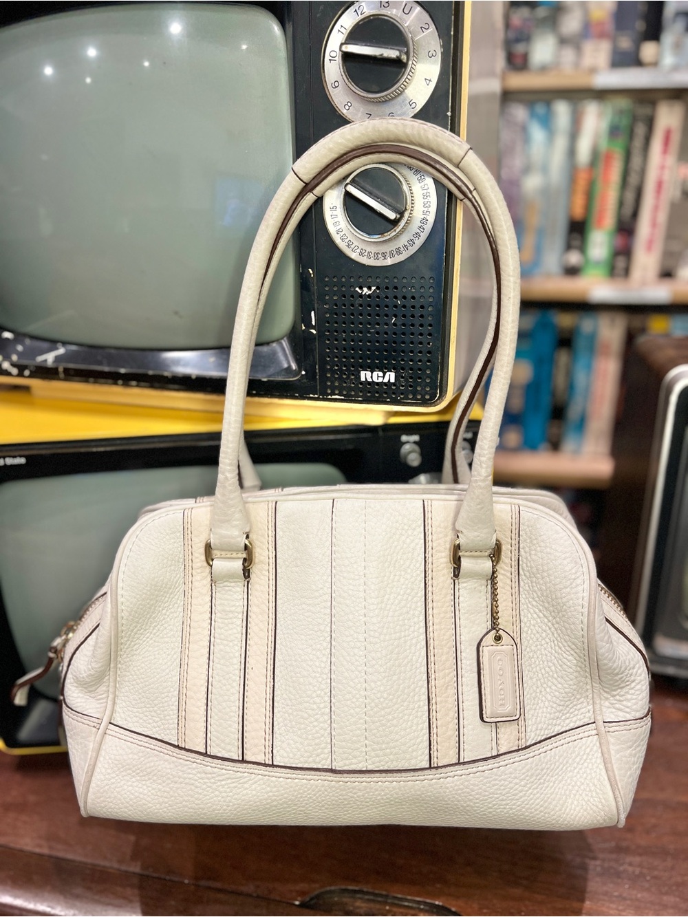Vintage Y2K Coach Hampton Pebbled Leather Bowler Satchel